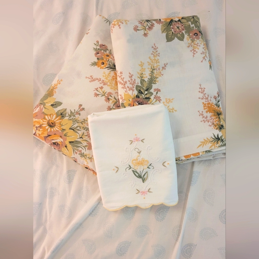 VINTAGE Single/Twin sz Bedding Set. 3pc - Picture 12 of 12